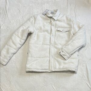 Priv Cream Puffer Shaket. NWT. Size M.